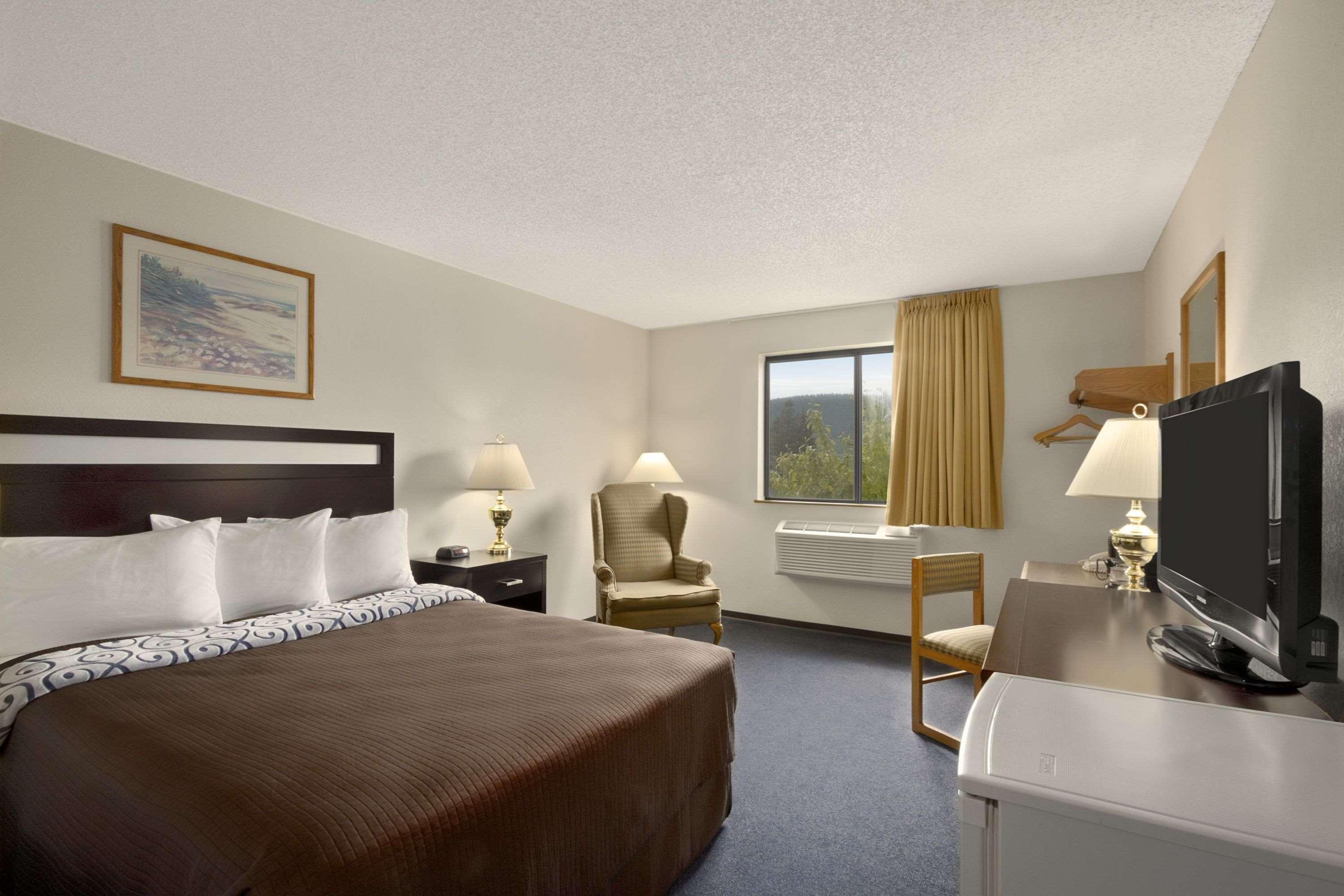 Super 8 By Wyndham Williams Lake Bc Exteriör bild